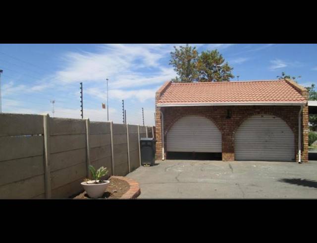 5 BEDROOM HOUSE FOR SALE IN DALPARK